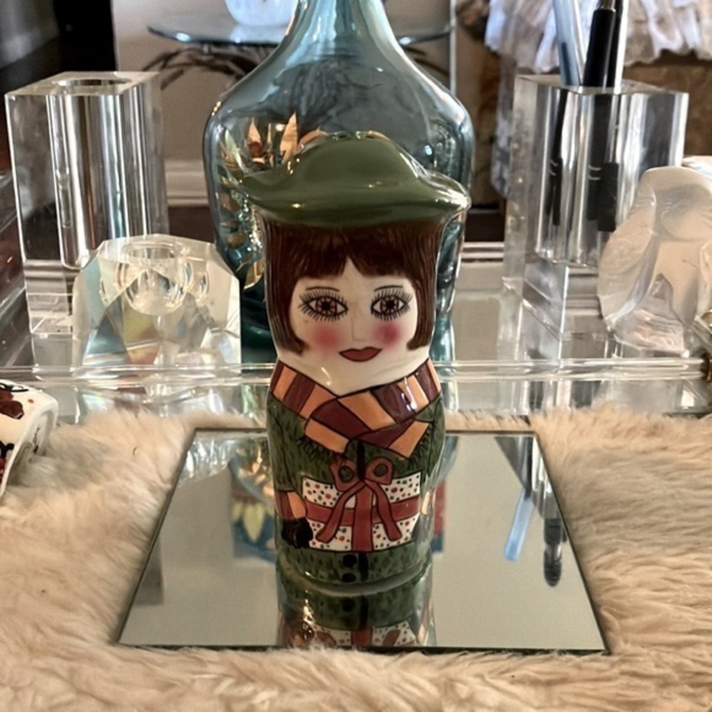 Ganz Vintage “Olivia” Ceramic Pottery Salt Shaker